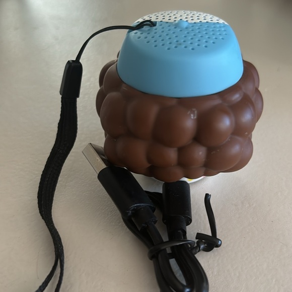 Bitty boomer- Stranger Things | Dustin Season 4 Bluetooth Speaker | thinking cap - Picture 5 of 6